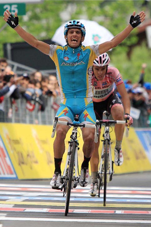 Tiralongo vince la 19a Tappa del Giro d'Italia 2011 Bergamo-Macugnaga - leggi